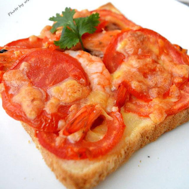 鲜虾番茄土司小披萨