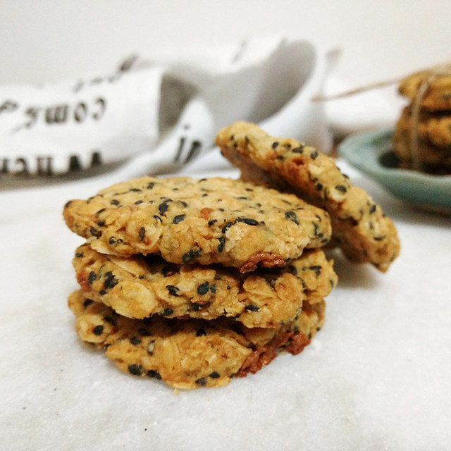 黑芝麻燕麦高纤饼干