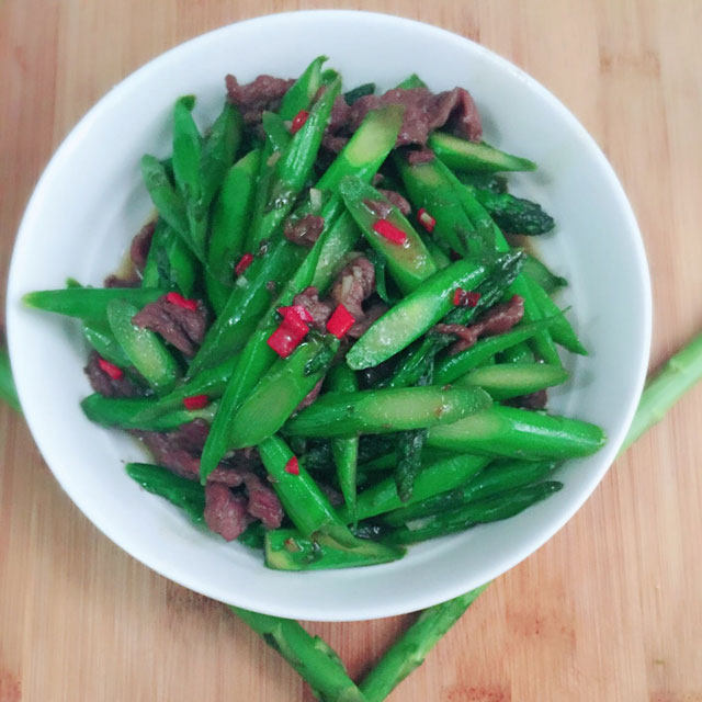 芦笋炒牛肉