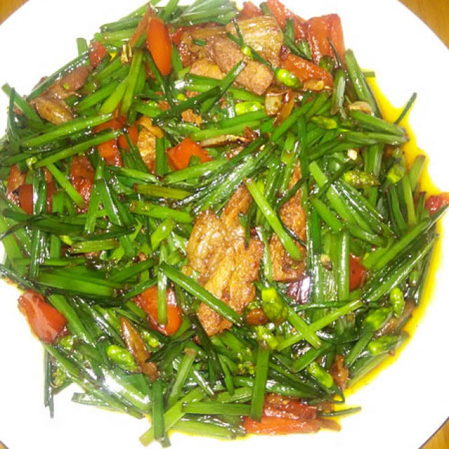 韭菜苔炒肉片