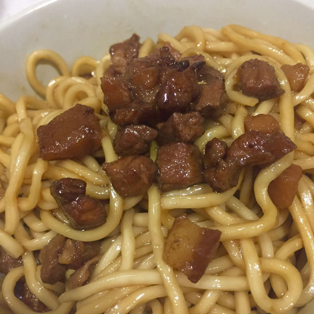 小炖肉葱油面