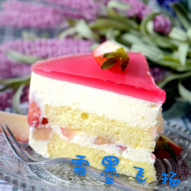酸奶草莓慕斯蛋糕