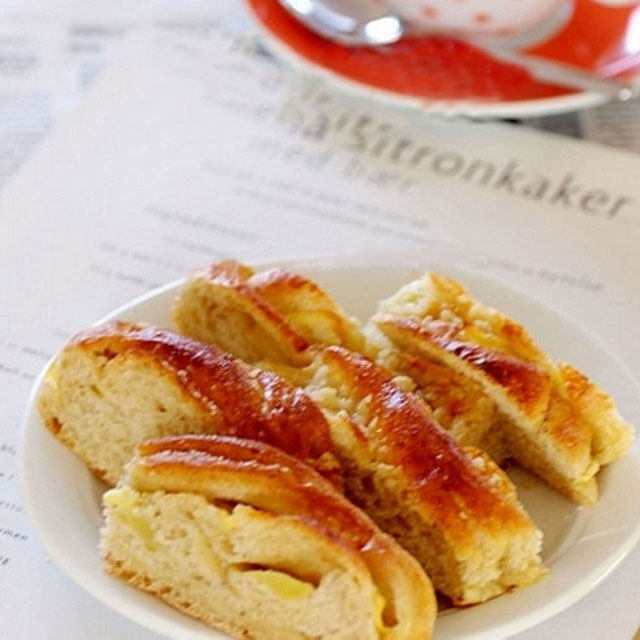 #ACA烘焙明星大赛#豆奶长条花卷式甜面包