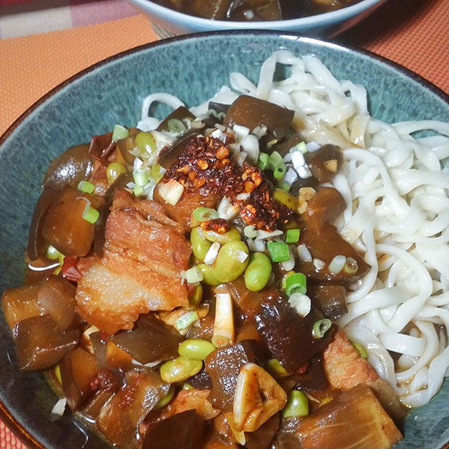 茄子青豆酱肉面