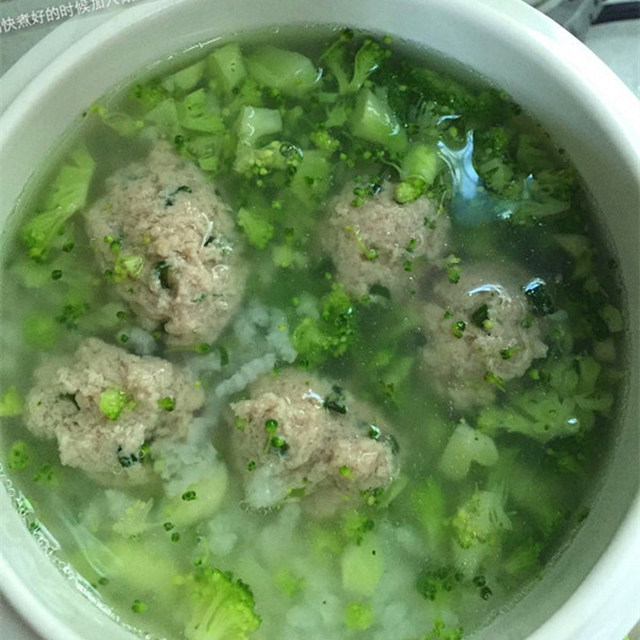 婴儿宝宝辅食——肉丸西兰花鲜汤