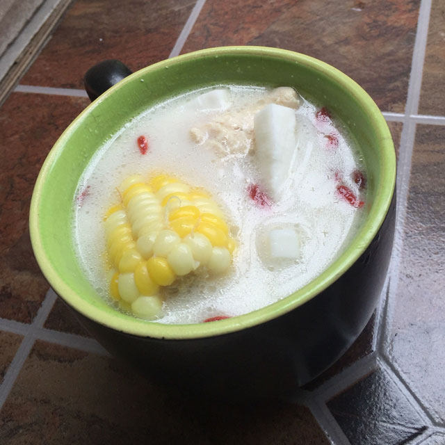 椰子汁玉米鸡汤