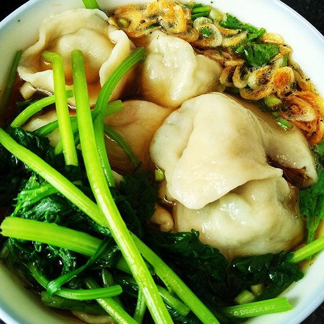 茼蒿鸡肉水饺