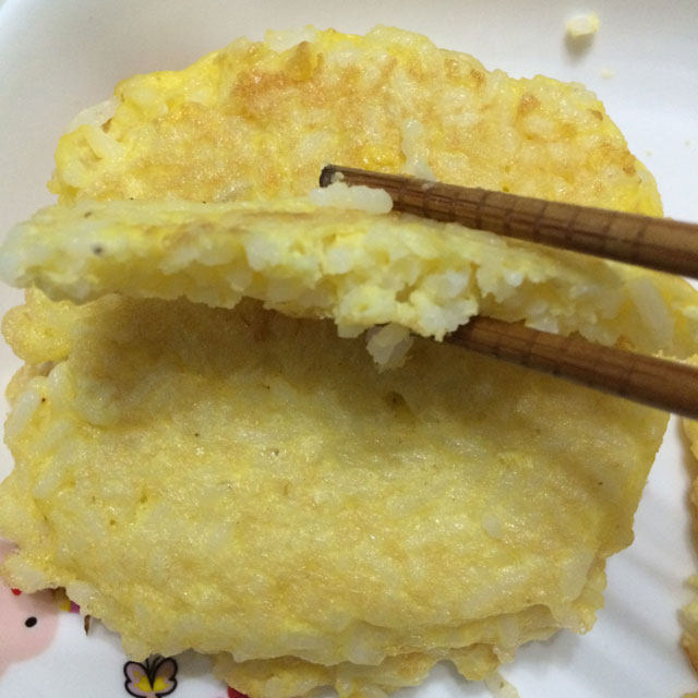 米饭鸡蛋饼