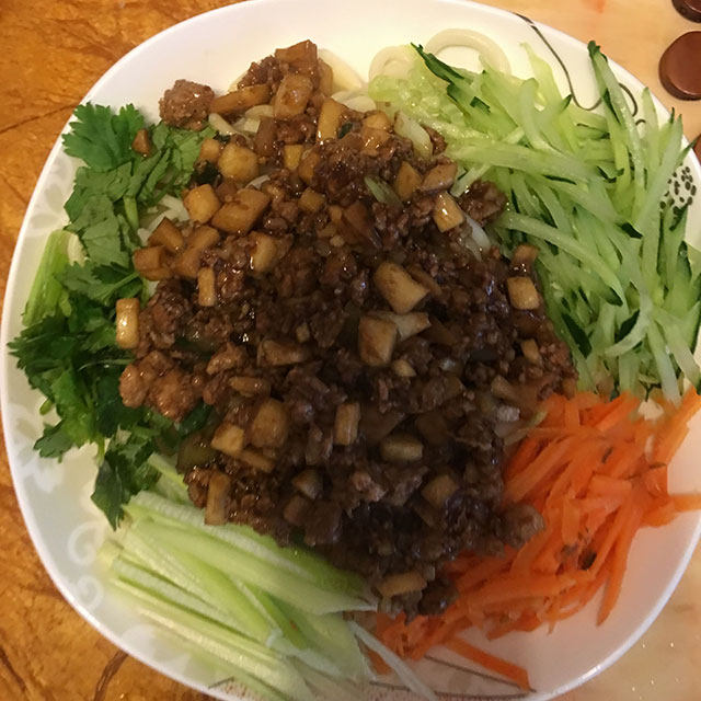 杏鲍菇肉酱面