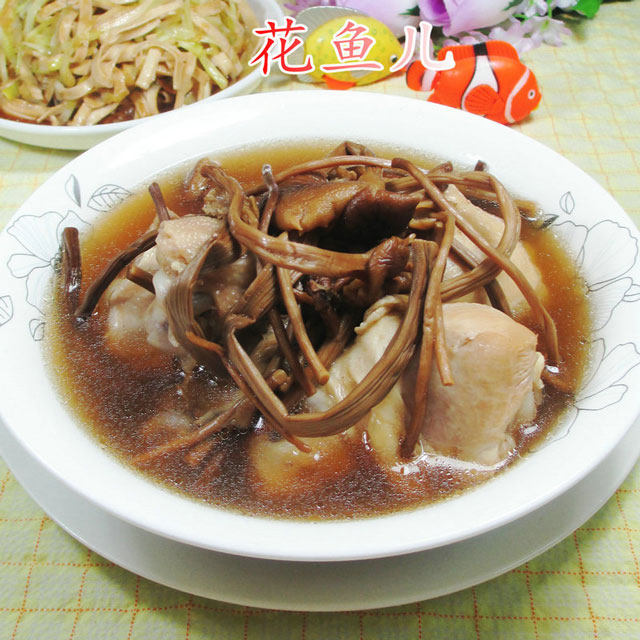 茶树菇鸡腿汤