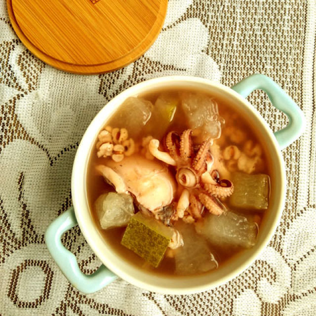 冬瓜薏米墨鱼汤