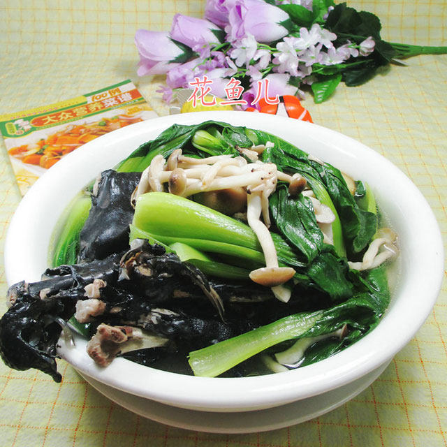 蟹味菇青菜乌鸡汤 