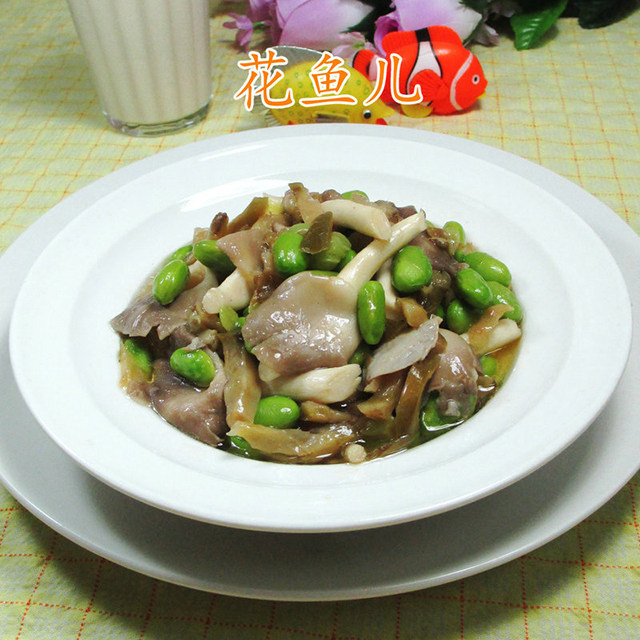 榨菜丝毛豆炒秀珍菇