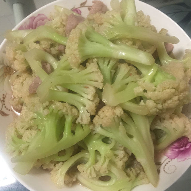 肉片炒菜花