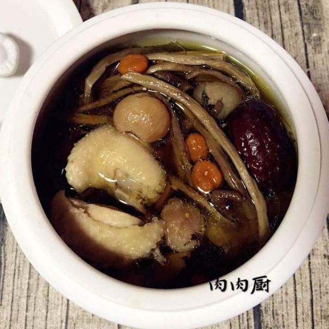 老广秋冬保健靓汤之茶树菇炖鸡#肉肉厨