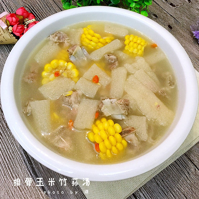 排骨玉米竹荪汤
