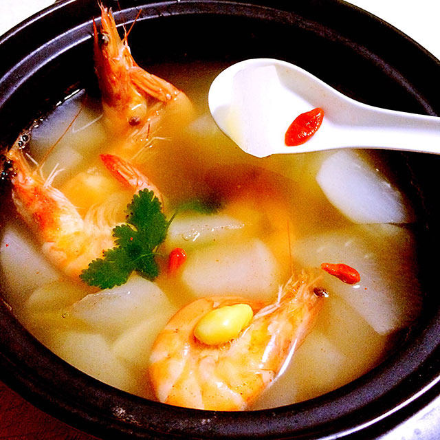 白萝卜鲜虾汤