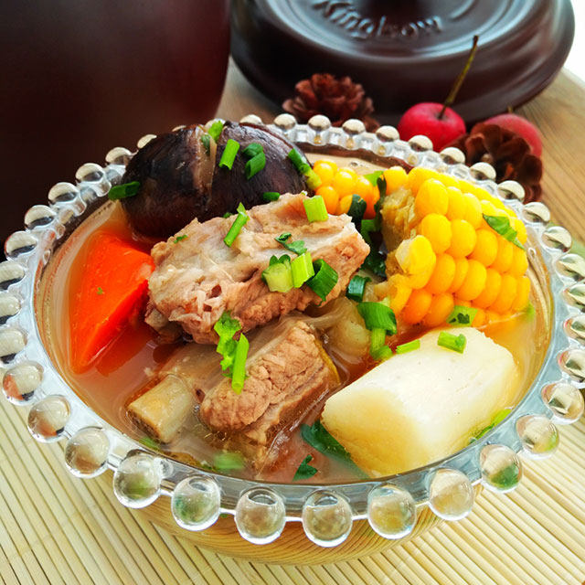 坤博砂锅炖香菇排骨汤
