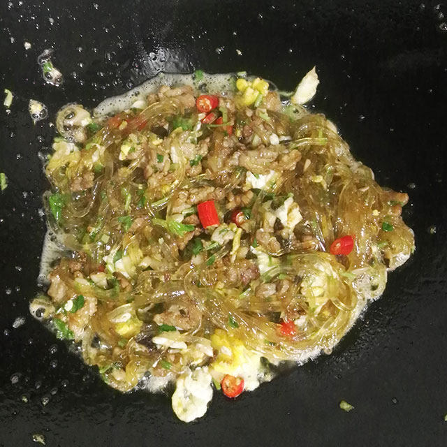 旱藕粉丝炒碎肉