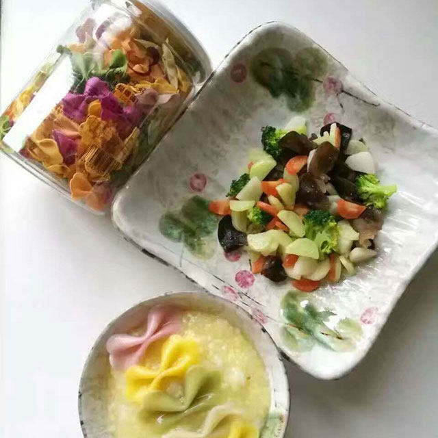 宝妈滢滢分享儿童辅食花样做法之二米粥多味蝴蝶面搭配素菜五味鲜