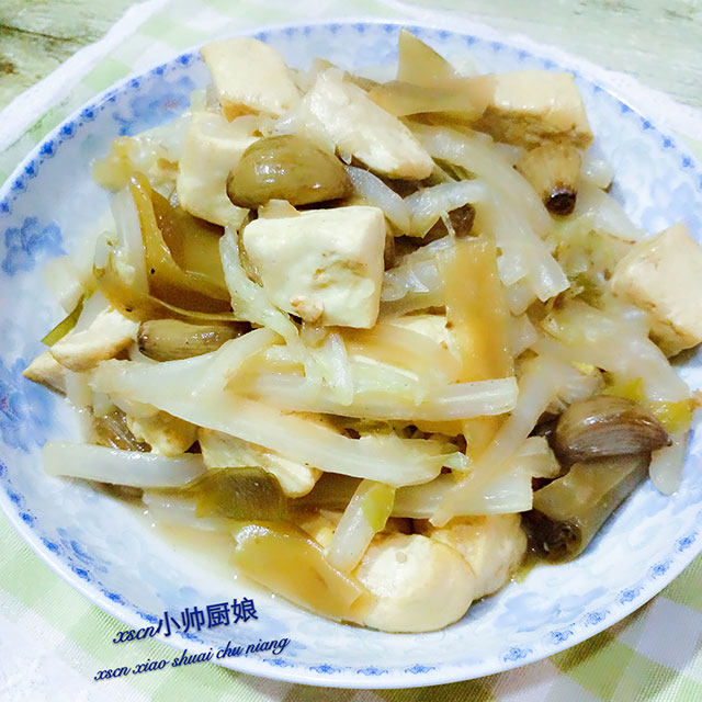 腊八蒜炖白菜大豆腐