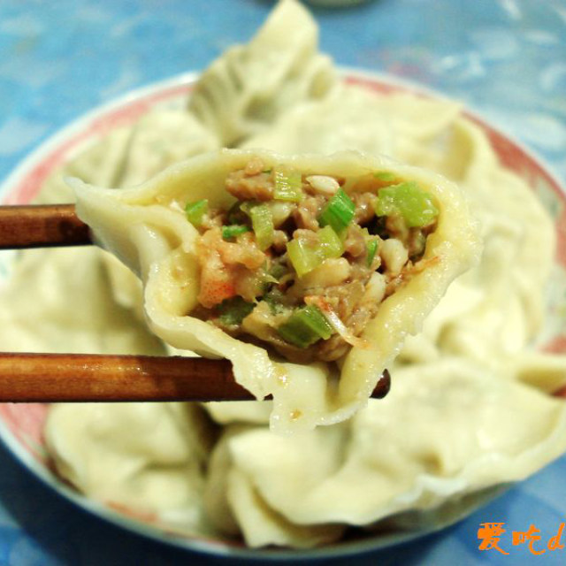 芹菜猪肉鲜虾水饺
