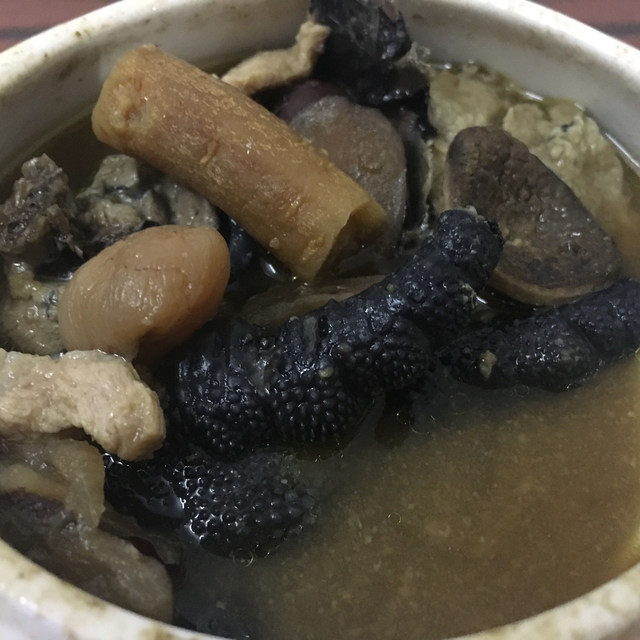 鹿尾巴肉松茸炖乌鸡