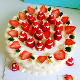 #第四届烘焙大赛暨是爱吃节#草莓雪人蛋糕