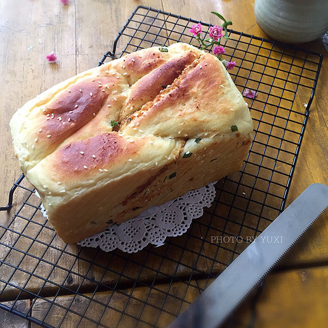 葱香海苔肉松面包