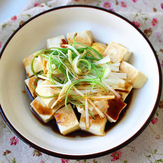 蔥油豆腐的做法大全_蔥油豆腐的家常做法_怎麼做好吃_圖解做法與圖片