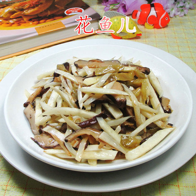 香菇榨菜丝炒茭白 