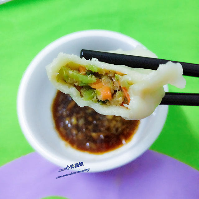 芹菜胡萝卜牛肉水饺