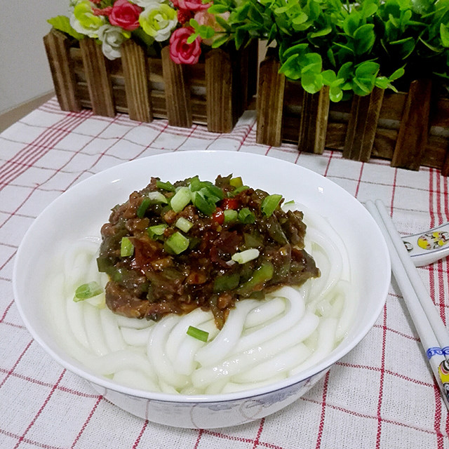 双椒肉酱香土豆粉