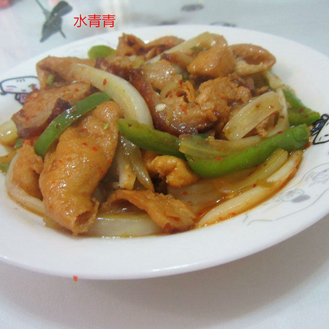 青椒腊肉油豆腐丝