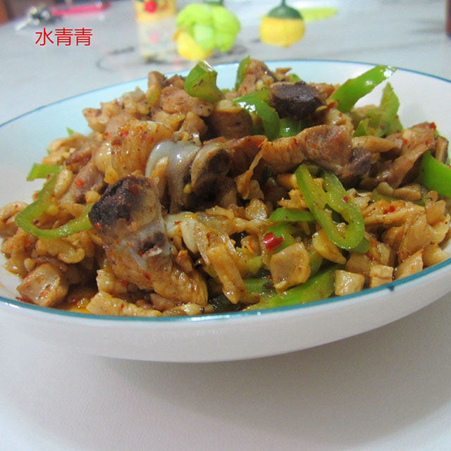 干萝卜丁炒鸡腿