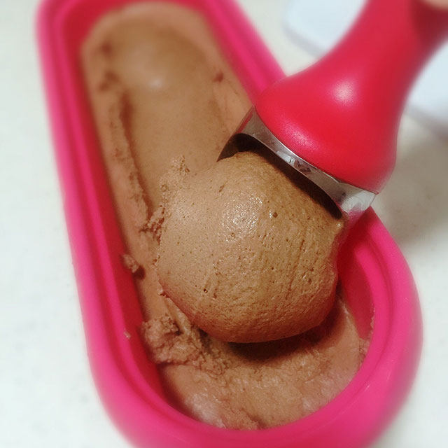 简单巧克力冰淇淋