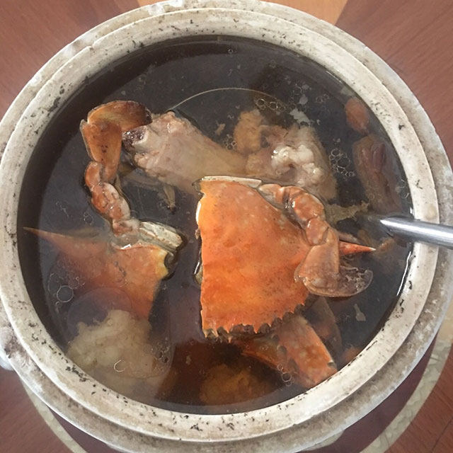 排骨蟹汤炖松茸