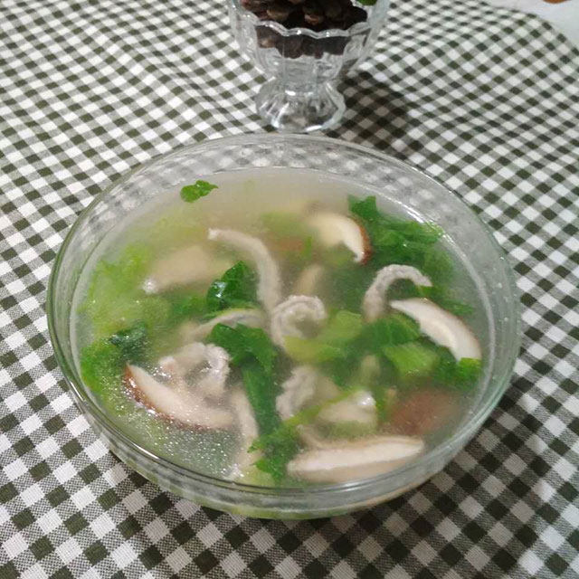 板根生菜冬菇汤