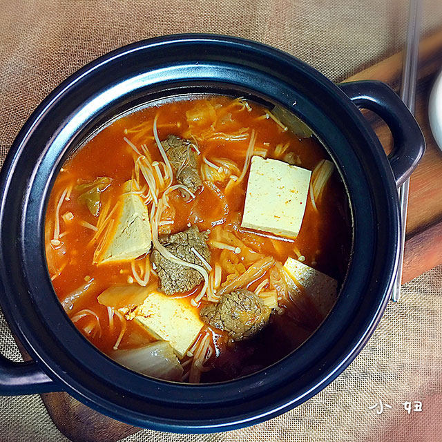 韩式牛肉泡菜汤