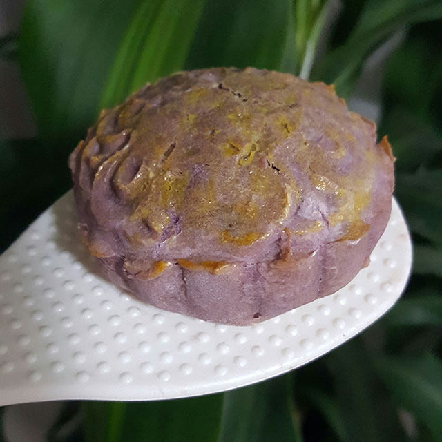 紫薯红豆椰蓉月饼