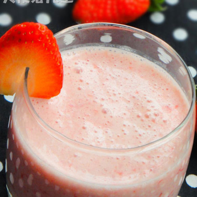 防辐射饮品——草莓奶昔