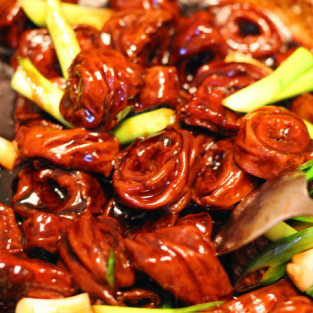 用最民间的顶级食材挑战百年老店的菜-----红焖大肠