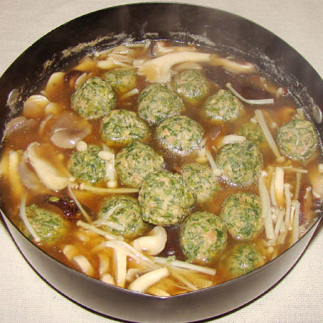 荠菜丸子煲菌汤