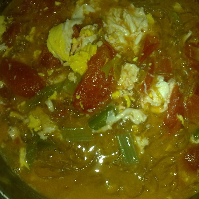 西红柿粉条鸡蛋汤