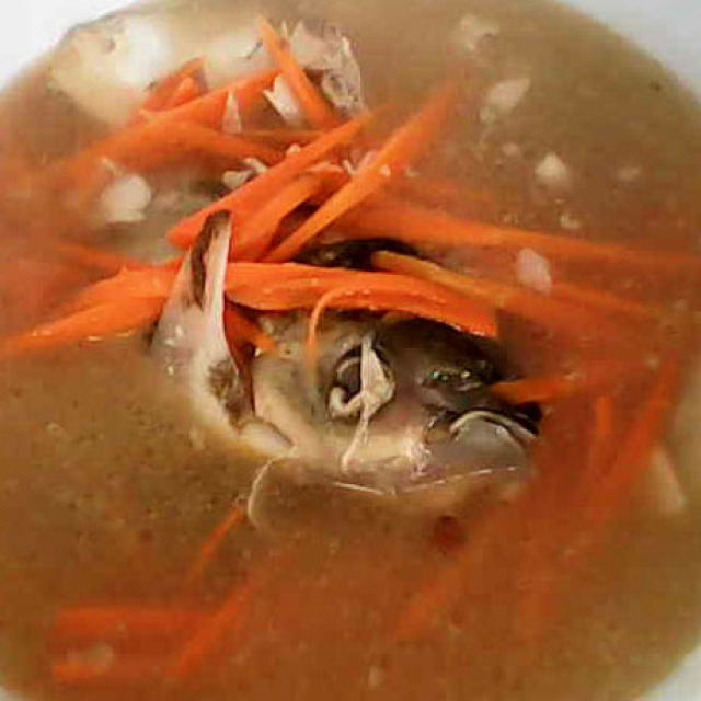 胡萝卜鱼头汤