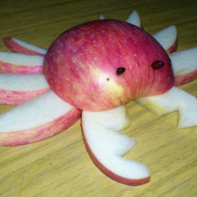 苹果做的萌螃蟹