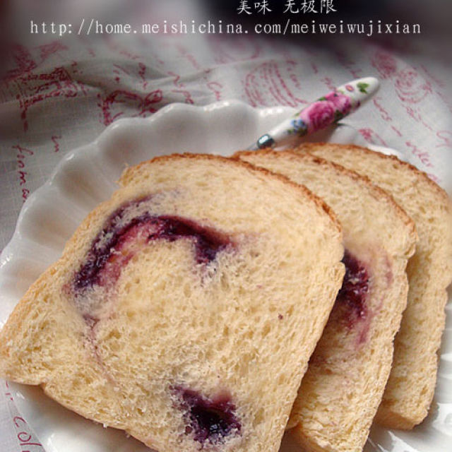 把果酱卷进面包里——北海道蓝莓吐司