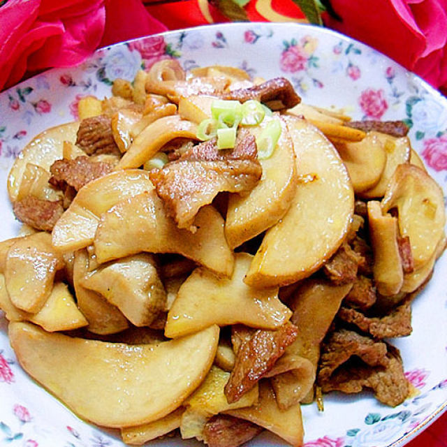 杏鲍菇炒肉片——夏季开胃口的小炒