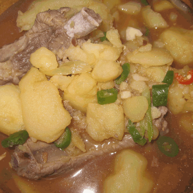 韩式排骨土豆酱汤