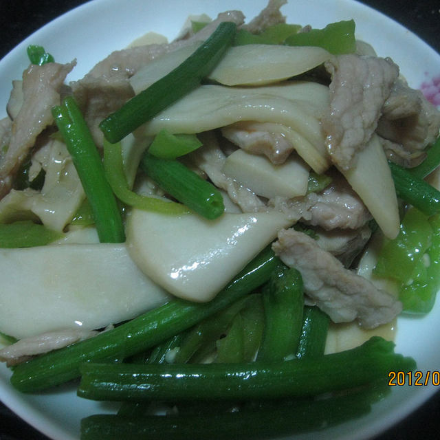 肉炒马腿菇